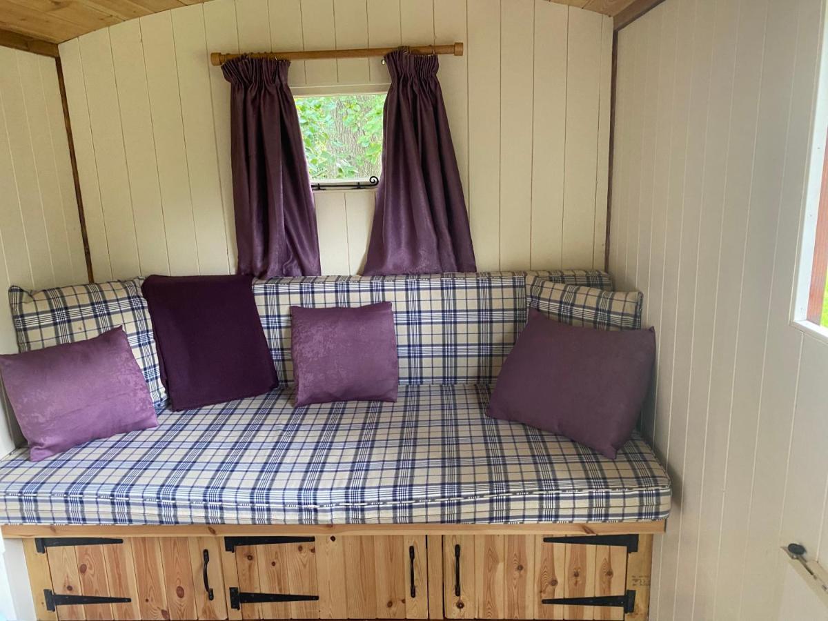 The Shepherd'S Hut - Wild Escapes Wrenbury Off Grid Glamping - Ages 12 And Over Baddiley Eksteriør billede