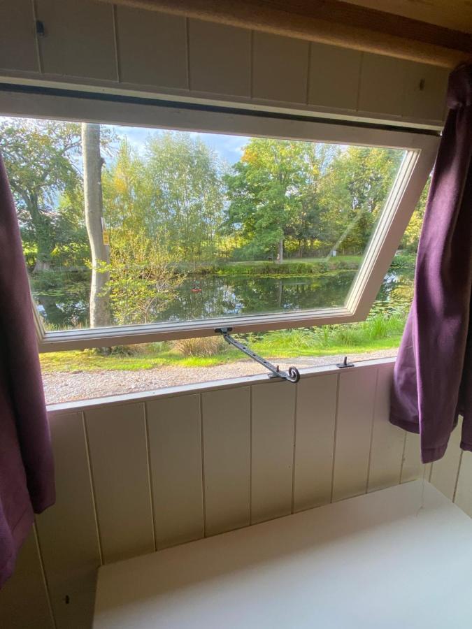 The Shepherd'S Hut - Wild Escapes Wrenbury Off Grid Glamping - Ages 12 And Over Baddiley Eksteriør billede